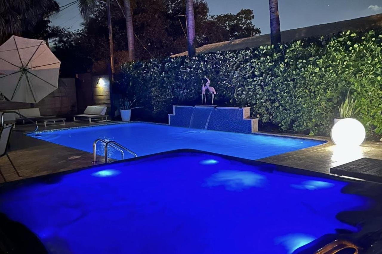 Palms Retreat! Giant Heated Pool-Hottub-Firepit-5Min2Beach-Pets-Ev Chgr 포트 로더데일 외부 사진