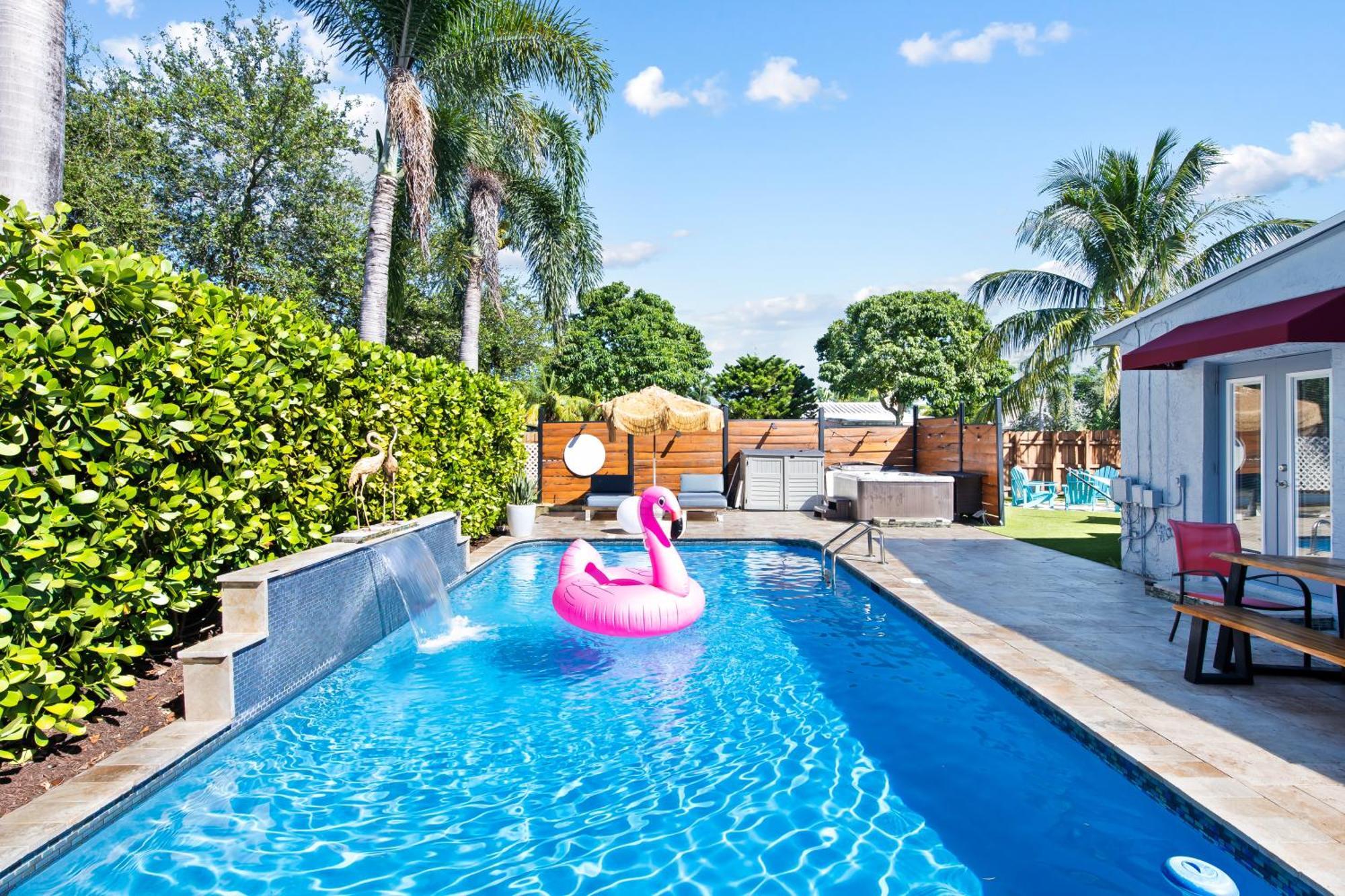 Palms Retreat! Giant Heated Pool-Hottub-Firepit-5Min2Beach-Pets-Ev Chgr 포트 로더데일 외부 사진
