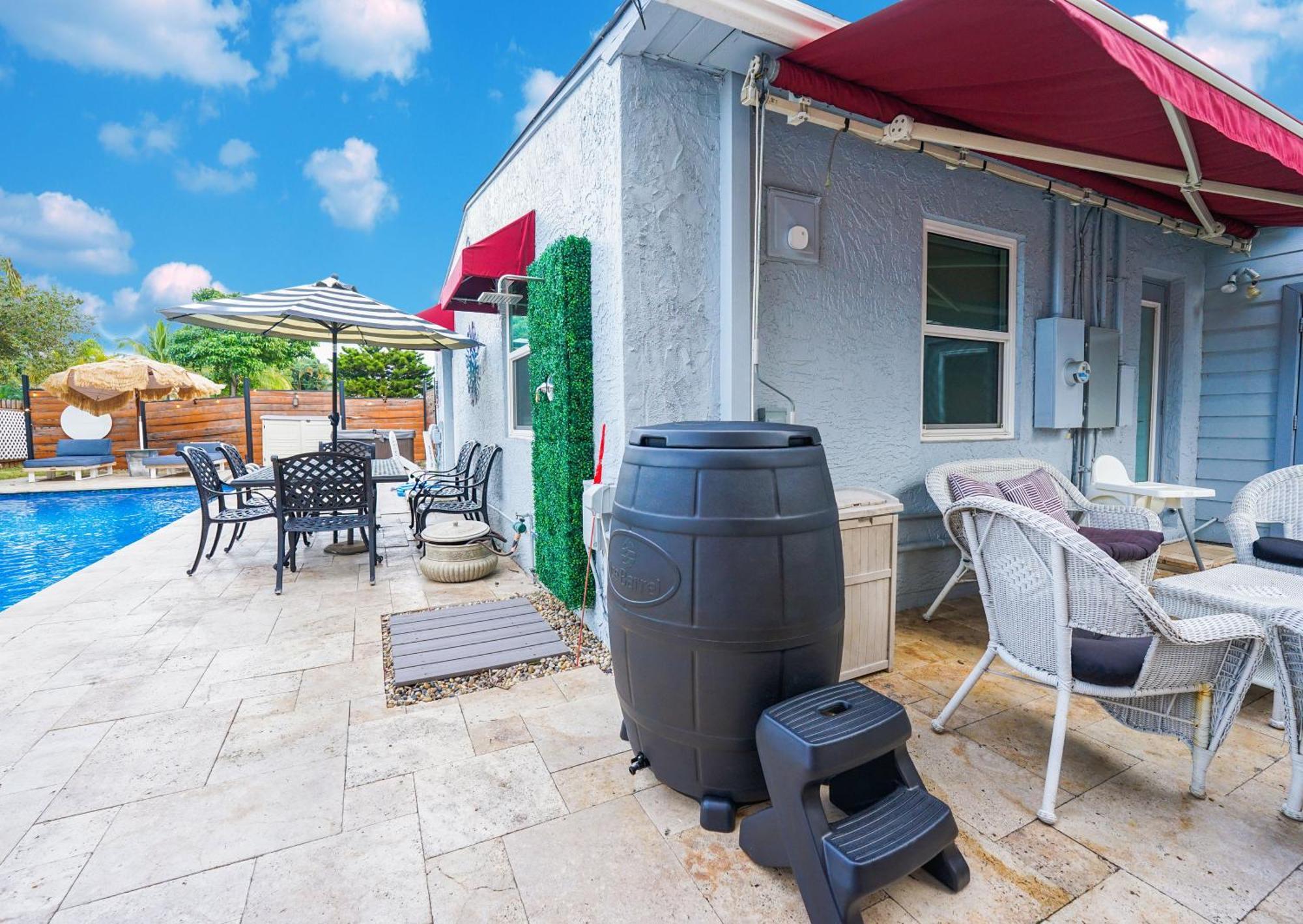 Palms Retreat! Giant Heated Pool-Hottub-Firepit-5Min2Beach-Pets-Ev Chgr 포트 로더데일 외부 사진